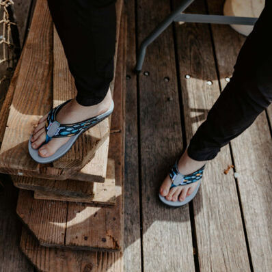 XtraTuf Women's Salmon Sisters Auna Sandal Black