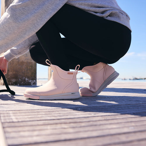 XtraTuf Women's Ankle Deck Boot Sport Blush Peach